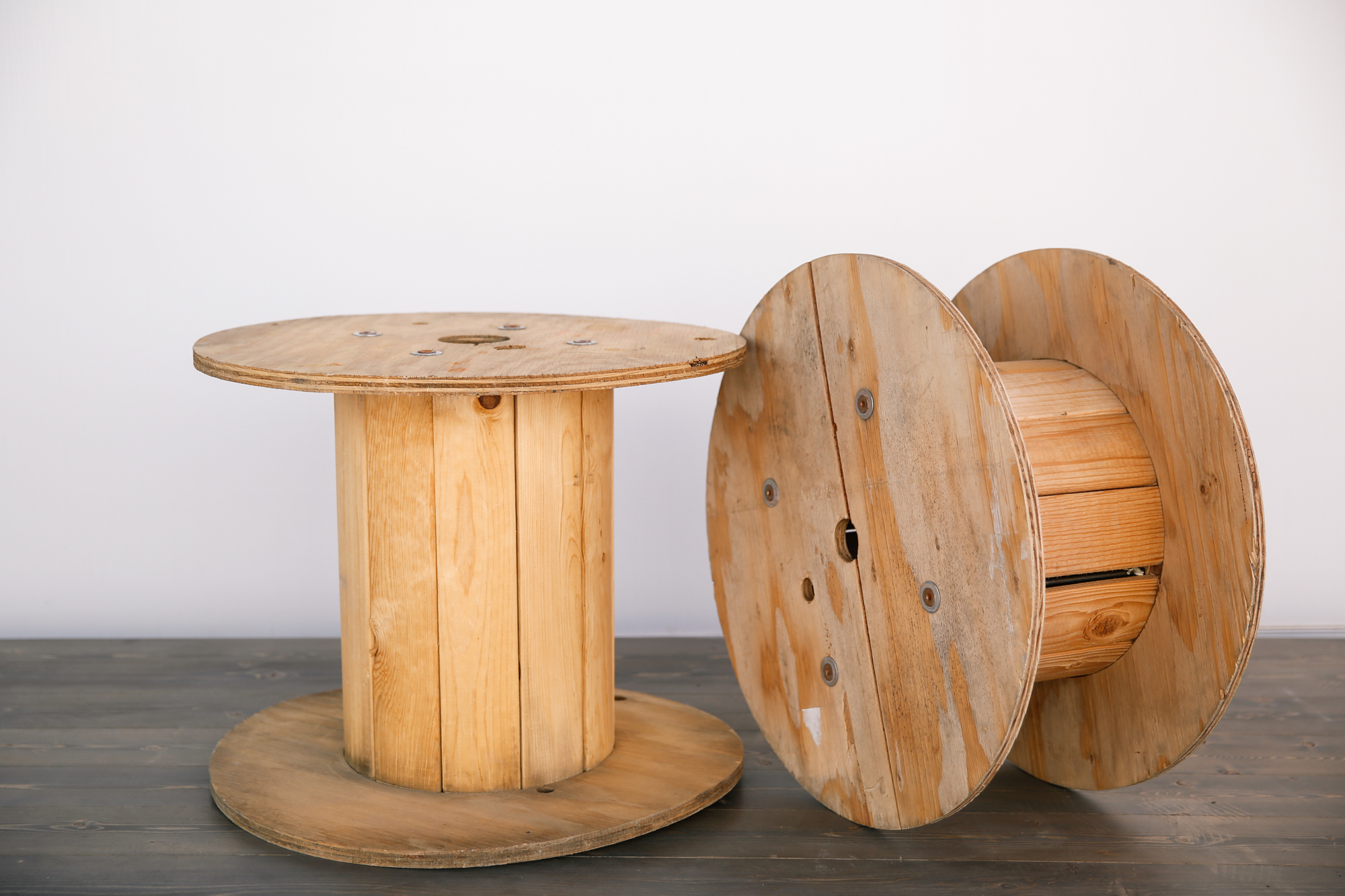 Wooden Spools Used To Hold Cables Rolls a Huge Wooden Spool of Wire Stock  Image - Image of curve, floor: 283191091